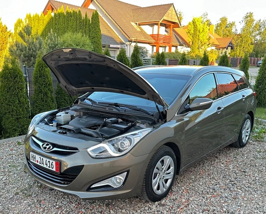 Hyundai i40 cena 38700 przebieg: 145300, rok produkcji 2014 z Swarzędz małe 301